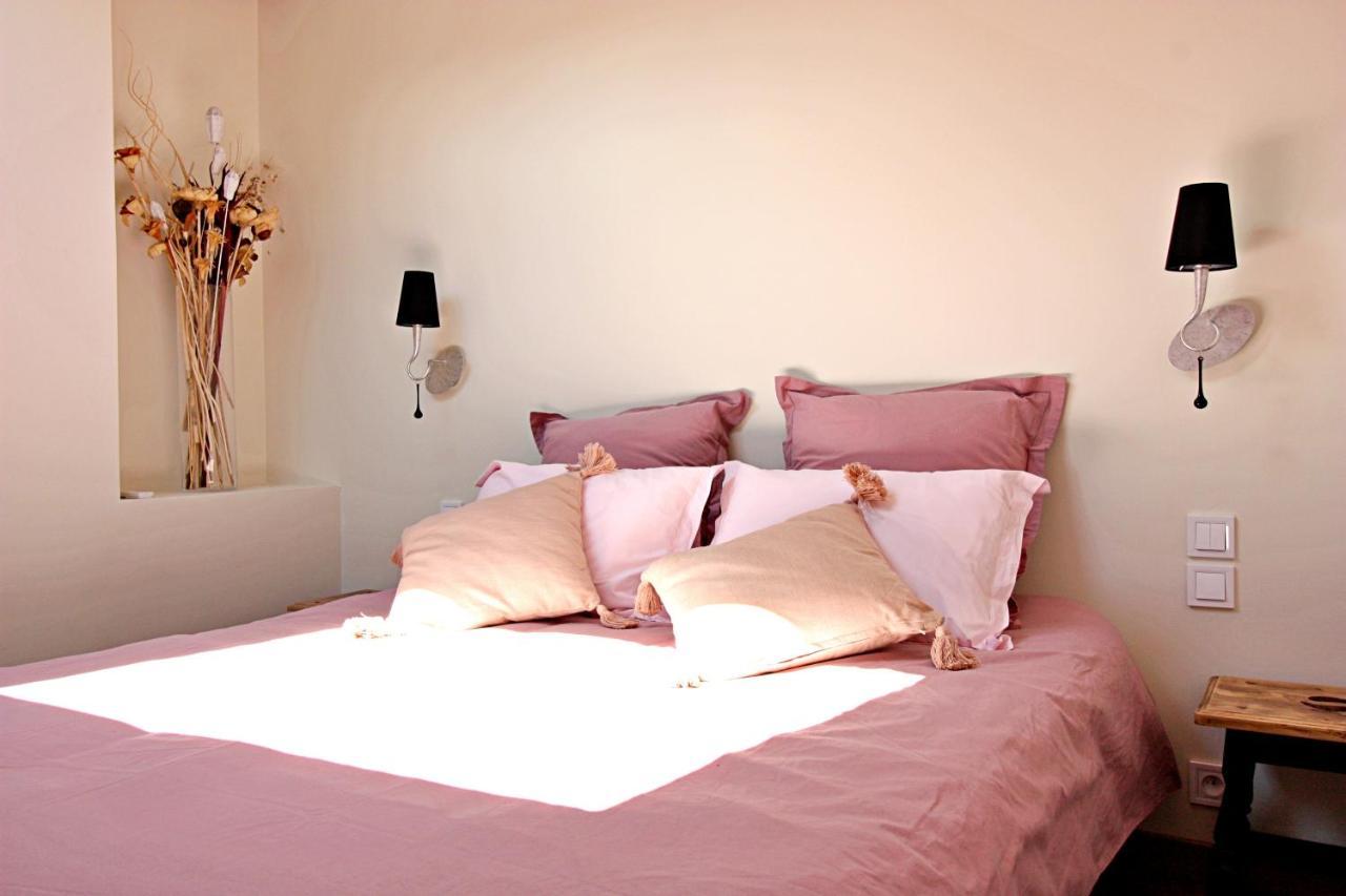 Bed and Breakfast Un Jardin Secret Yzeron Экстерьер фото
