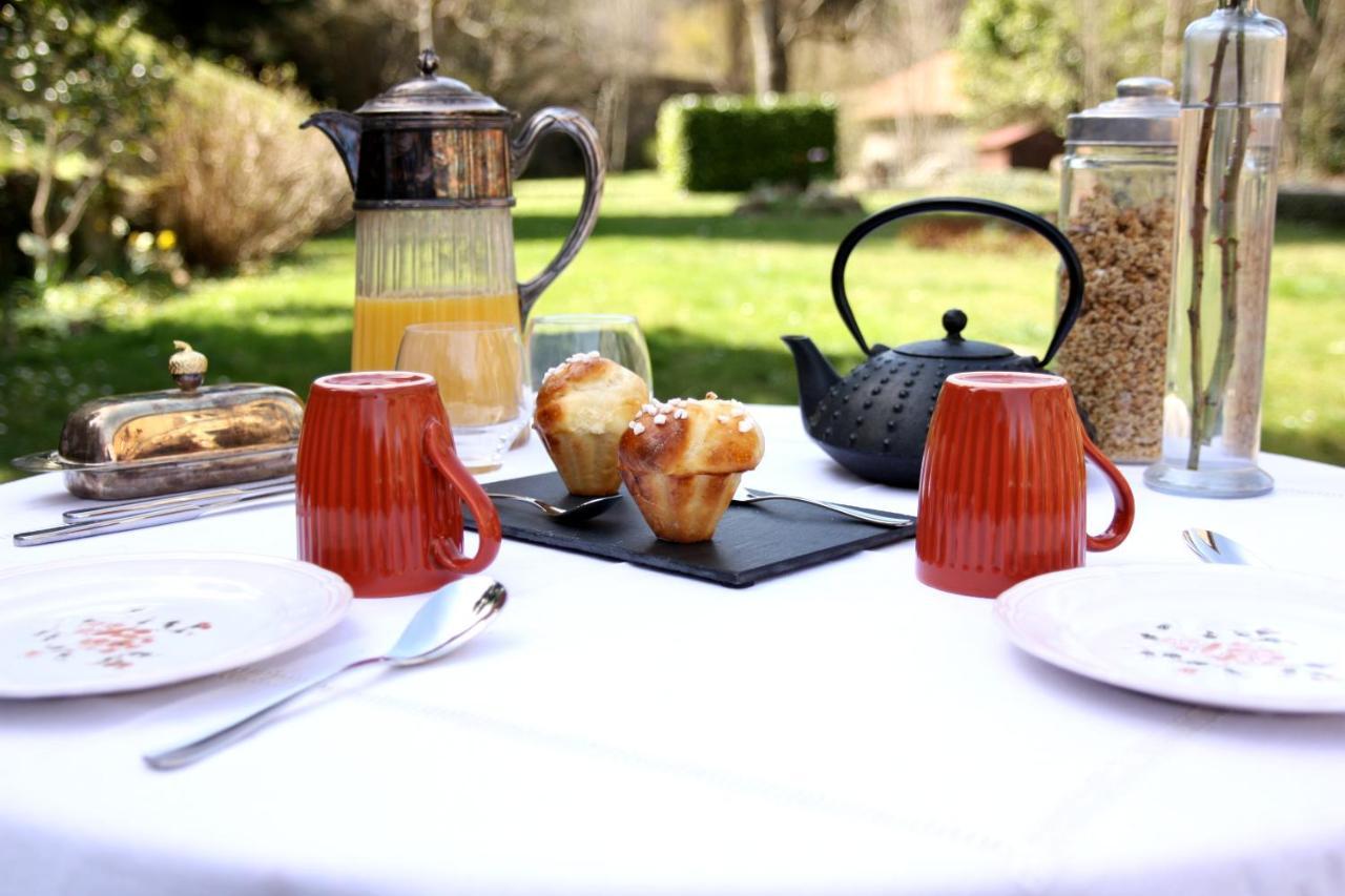 Bed and Breakfast Un Jardin Secret Yzeron Экстерьер фото