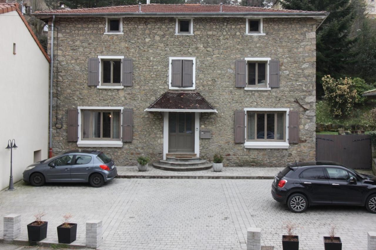 Bed and Breakfast Un Jardin Secret Yzeron Экстерьер фото