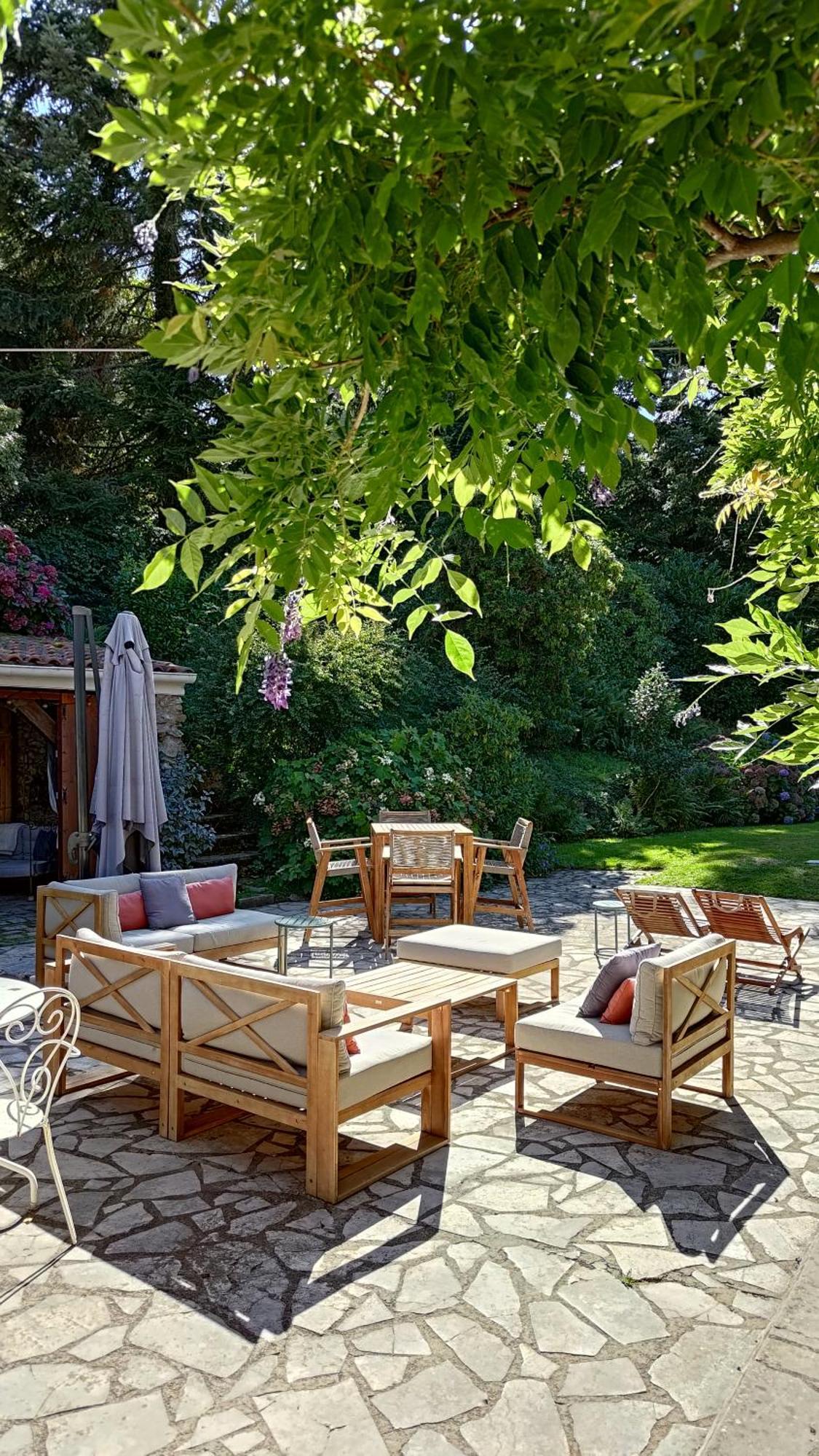 Bed and Breakfast Un Jardin Secret Yzeron Экстерьер фото